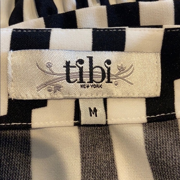 TIBI BLACK‎ & WHITE STRIPE LS DRESS W FLOWERS SZ M - Picture 4 of 6